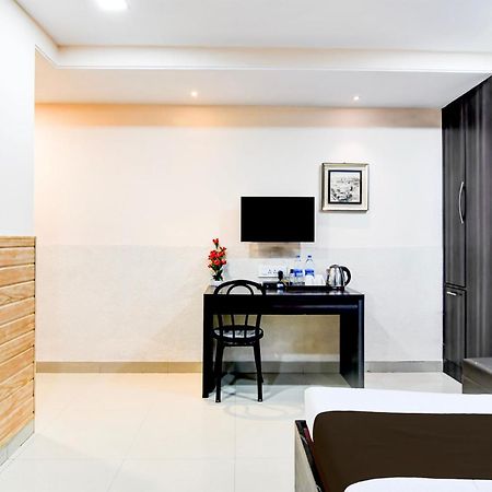 Super Collection O Behala Hotel Bhasa Buitenkant foto