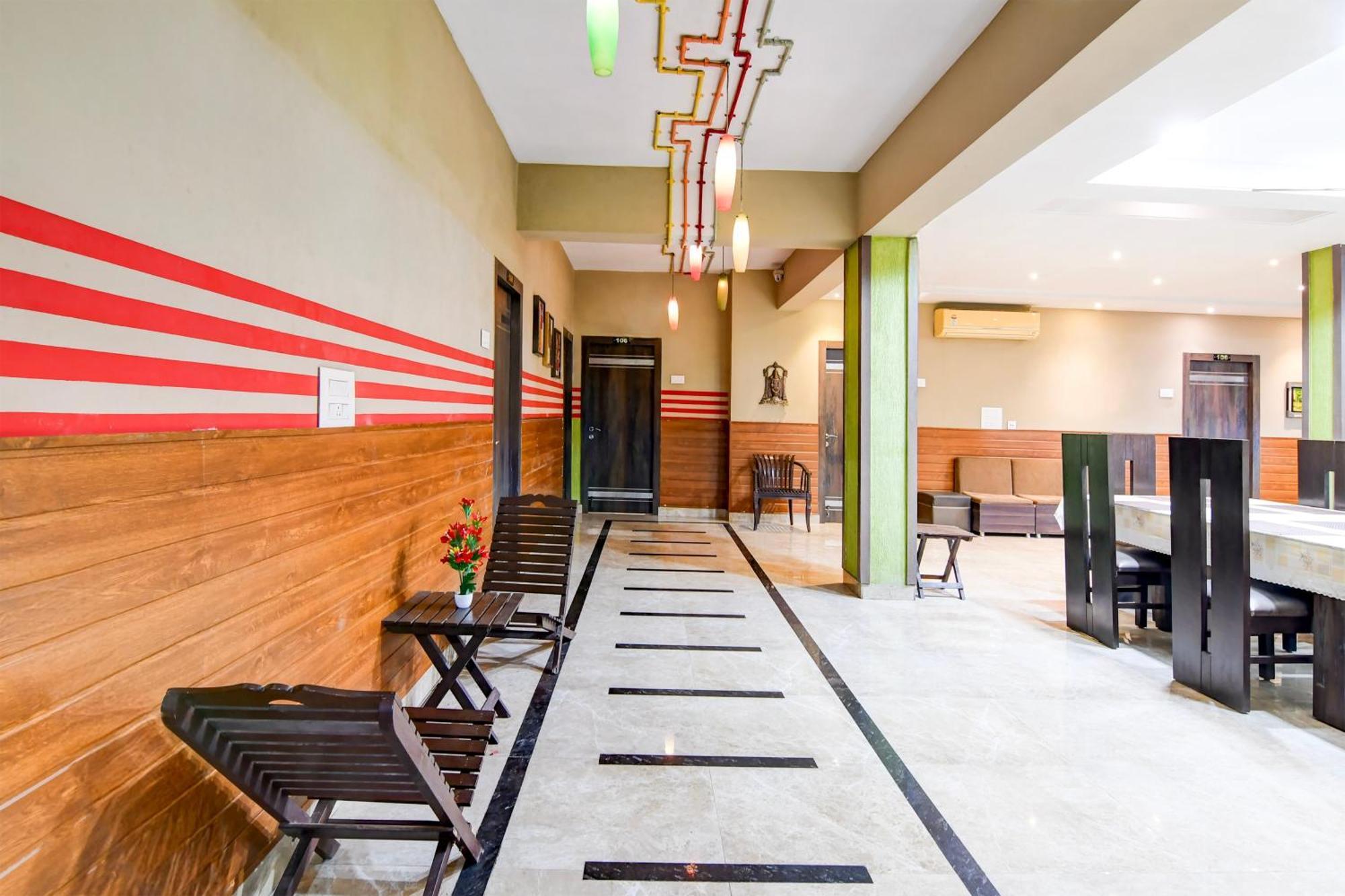 Super Collection O Behala Hotel Bhasa Buitenkant foto