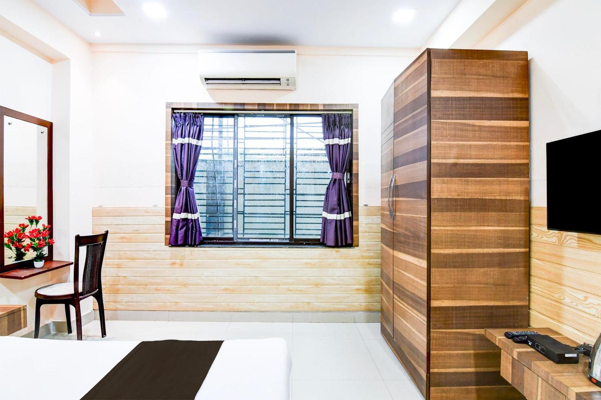 Super Collection O Behala Hotel Bhasa Buitenkant foto