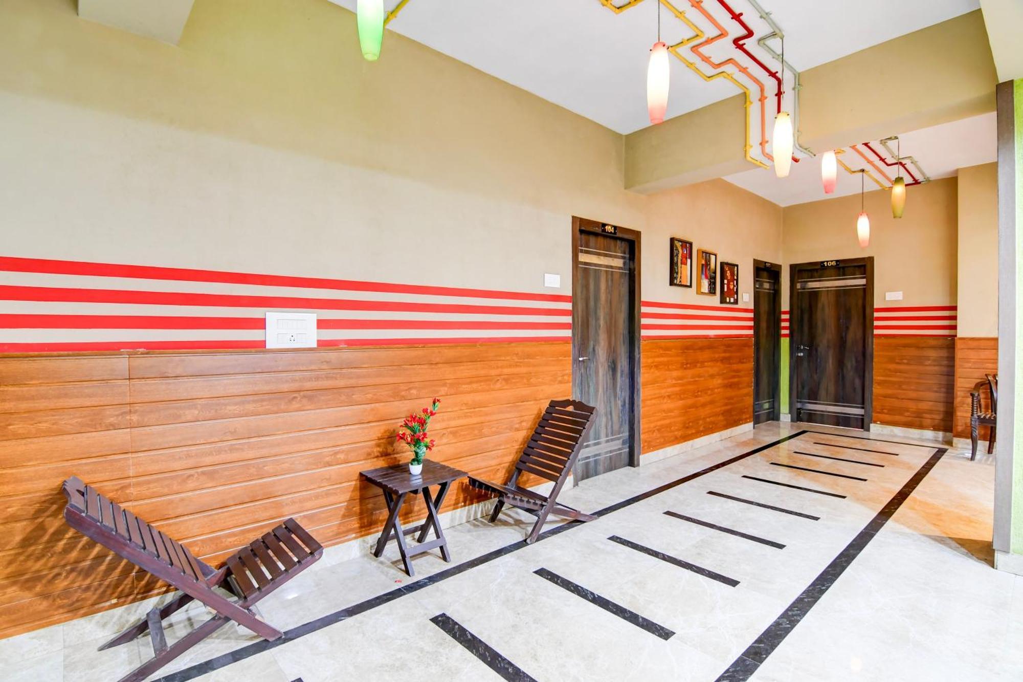 Super Collection O Behala Hotel Bhasa Buitenkant foto